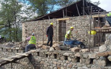 Korçë, vijon puna për restaurimin e manastirit të Shën Prodhromit