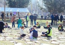 Qeset plastike do të shiten, me qëllim reduktimin e përdorimit të tyre