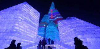 Festivali i Harbin: Ja fotot e qytetit prej akulli në Kinë