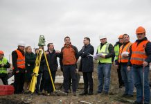 Tiranë, nis ndërtimi i banesave të reja për 50 familje rome në Shkozë