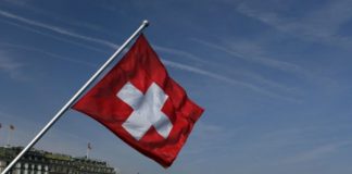 Zvicra legalizon 20 mijë shqiptarë ilegal