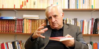 Urdhri i lartë Oficer i Legjionit të Nderit për shkrimtarin dhe akademikun shqiptar