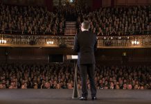 Ankthi i të folurit në publik, ja disa këshilla si ta menaxhojmë frikën