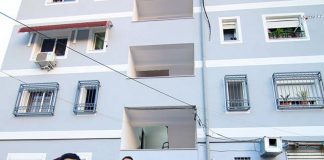 Ish i përndjekuri 90-vjeçar rikonstruktoi pallatin me paratë e dëmshpërblimit