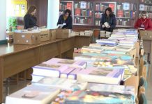 Grupi Balfin dhuron mbi 1700 libra për Biblioteken e qytetit Lezhë