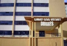 Ish-nxënësit kthehen për të ndihmuar gjimnazin ku mësuan në Durrës