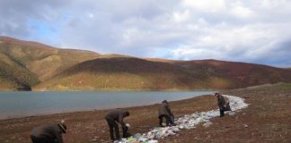 Liqeni i Kukësit, nis pastrimi nga mbetjet