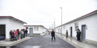 Shkozë, 60 familje rome marrin shtëpi të reja.