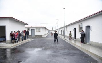 Shkozë, 60 familje rome marrin shtëpi të reja.