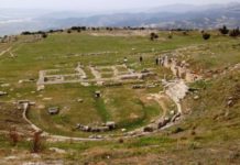 Bylisi, ballkoni panoramik nga ku shihet gjysma e Shqipërisë