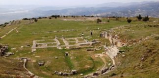 Bylisi, ballkoni panoramik nga ku shihet gjysma e Shqipërisë