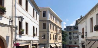 Rrugë e re me kalldrëm në Gjirokastër