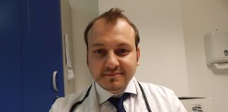 Doktori shqiptar i shpëton jetën irlandezit në avion