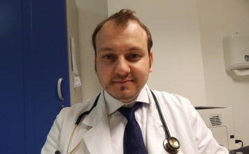 Doktori shqiptar i shpëton jetën irlandezit në avion