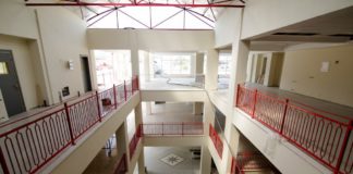 Tiranë, gati shkollat për në shtator, jo më mësim me dy turne