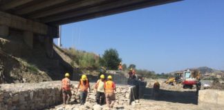 Vijon puna për rehabilitimin e urës së Peqinit