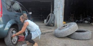 Njihuni me vajzën nga Elbasani që punon në gomisteri dhe që na jep të gjithëve një mësim të mirë