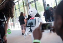 Robotët do të nxjerrin në ‘pension’ njerëzit, ja çfarë pritet të ndodhë deri në 2025