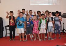 “Në shkollë sot me çantën plot”, gëzohen 104 fëmijë