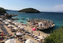 Plazh në vjeshtë, Ksamili ende i rezervuar nga turistët e huaj