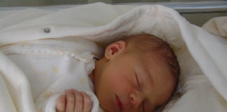 Nxitja e natalitetit/ 400 mijë lekë për beben e parë, 800 mijë për të dytin, 1.2 milionë për të tretin