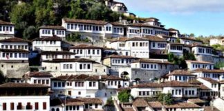 Turistët nuk vijnë vetëm për plazh, mbi 100 mijë të huaj kanë vizituar Beratin gjatë 2018