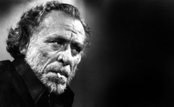 Dhjetë shprehjet më të bukura nga Charles Bukowski