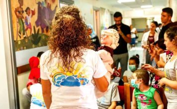 Teatri i Kukullave, shfaqje për fëmijët e sëmurë