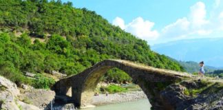 Restaurim Urës së Katiut në Bënjë