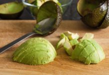 Avokado, pema e re e parcelave shqiptare. Ja përfitimet e jashtëzakonshme