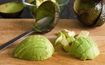 Avokado, pema e re e parcelave shqiptare. Ja përfitimet e jashtëzakonshme