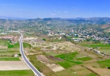 Asfalt dhe sinjalistikë, rruga Cërrik-Belsh-Kuçovë-Ura Vajgurore drejt përfundimit