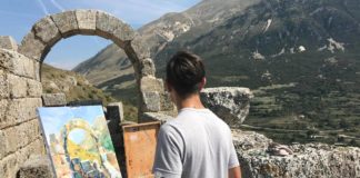 FOTOT/ Art në natyrë, parqet arkeologjike nën ‘lupën’ e talentëve të rinj