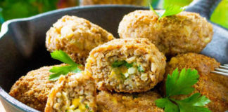 Turistët mësyjnë Gjirokastrën, festa e qifqive kremtohet krahas artit të rrugës