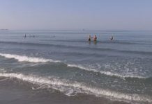 VIDEO/ Në Shëngjin, plazhi ishte plot edhe sot