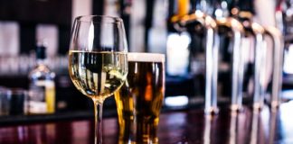 Sekreti i jetëgjatësisë? Birra, vera dhe çokollata të shtojnë jetën