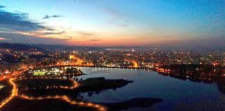 FOTOT/ Vjeshta e gjen Parkun e Madh të ndriçuar, me rrjet të ri te shëtitorja e pista të reja