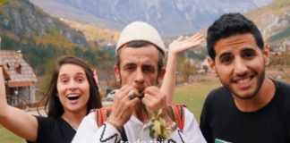 VIDEO/ Mos e humbni! Muzikë me gjethe, imitim të Michael Jackson, blogeri i njohur zbulon shqiptarin që po çudit botën