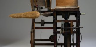 FOTOT/ La punën për të bërë fshesa si të dikurshmet