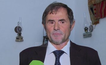 Mësuesi pensionist ndërton vetë muzeun dhe bëhet ciceron