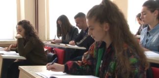 Njihuni me Ersildën, maturanten e ‘artë’ që zgjodhi mësuesinë