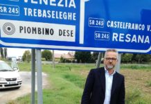 FOTOT/ Hodhi plehrat nga makina, kryetari i bashkisë ia dërgon në shtëpi