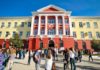 Bursë 100 dollarë dhe zero tarifë për studentët me mesatare 9-10 dhe ata që vijnë nga familje me ndihmë ekonomike