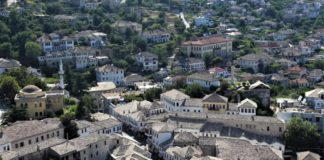 FOTOT/ Gazetarja italiane: Gjirokastra, qyteti më interesant në Ballkan