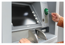 A e dini se si ‘lindi’ bankomati? Ja kush e shpiku dhe vendi ku u vendos për herë të parë