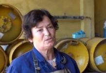 Frymëzuese/ Njihuni me saldatoren që punon prej 38 vitesh tek Metalurgjiku