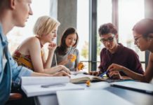 Vendi i varfër i jep leksion botës, heq tarifat e shkollimit për të gjithë studentët