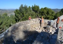 FOTOT/ Pastrohet dhe restaurohet kalaja e Beratit