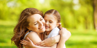 Magjia e përqafimit, 10 arsyet pse duhet ta bëni më shpesh