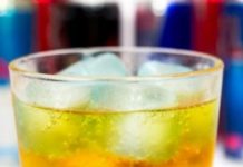 Shqipëria ndalon pijet energjike për personat nën 18 vjeç, ja rreziqet që sjellin